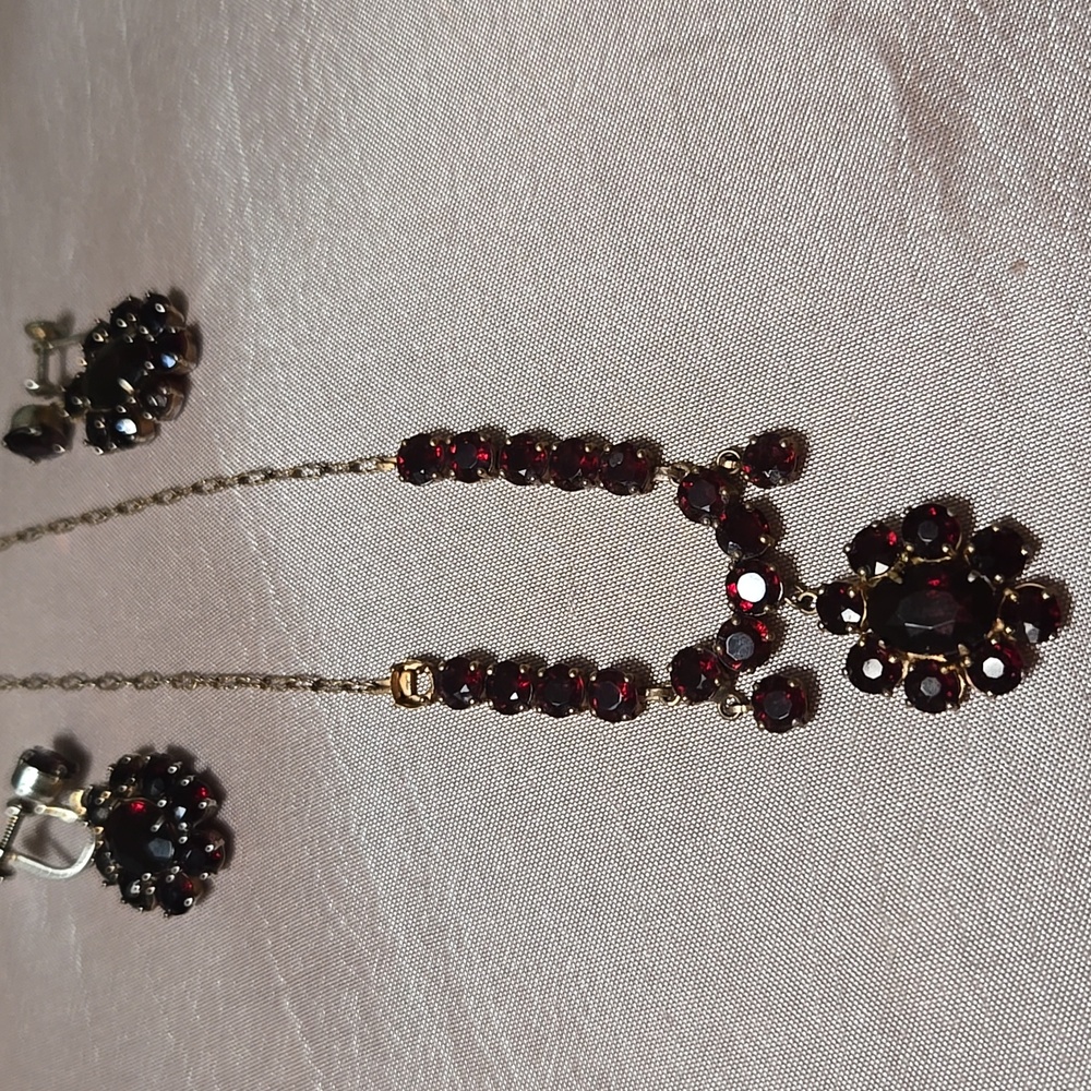 Bohemian Garnet Floral Jewelry Set